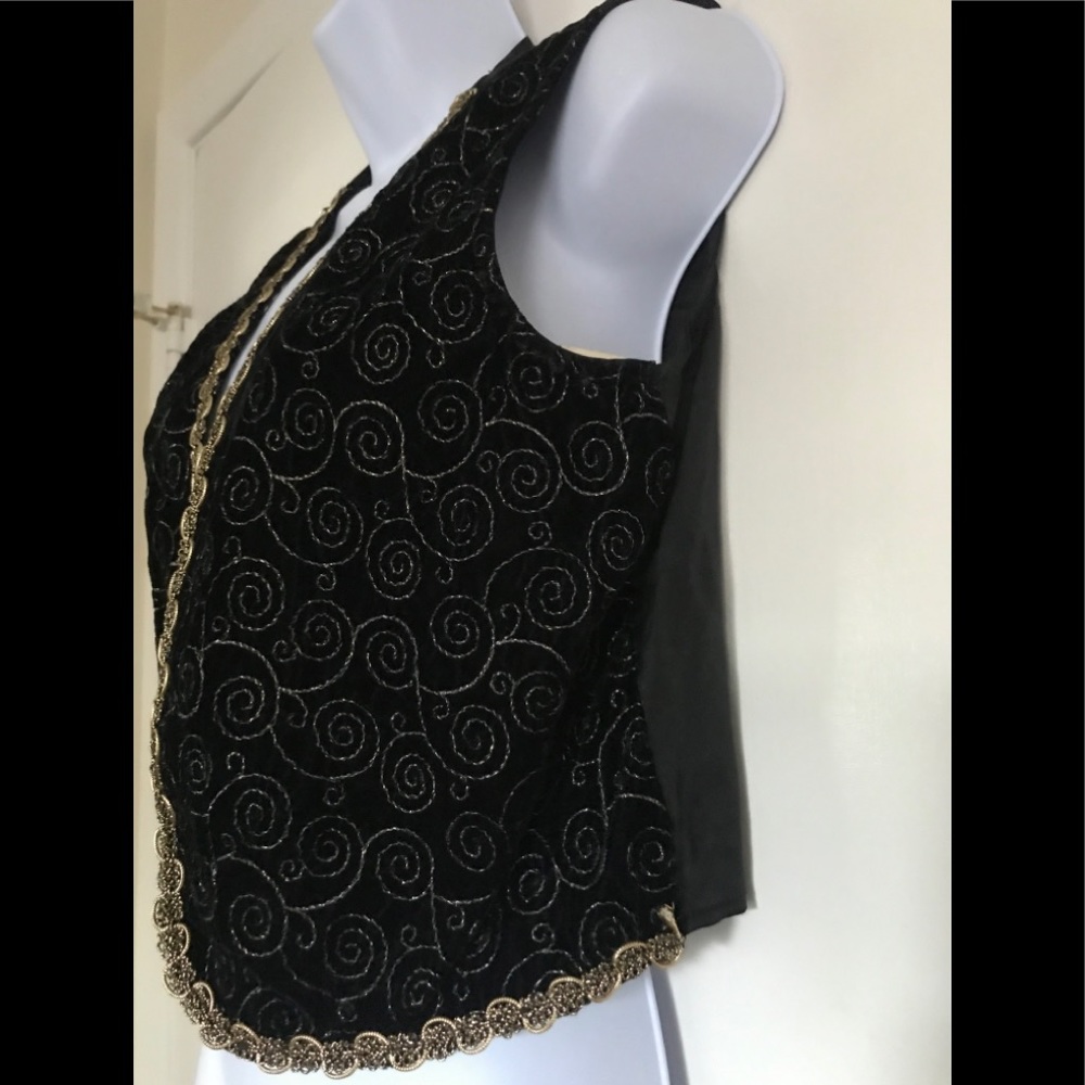 Vintage JUDY KNAPP CALIFORNIA ,size  M black velvet like vest! - Picture 7 of 16